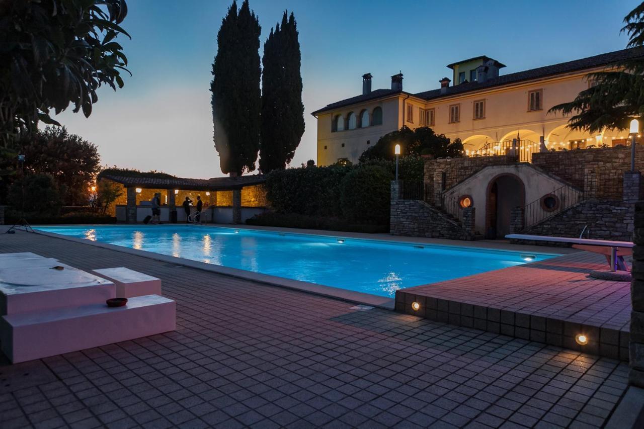 Castello Degli Angeli Otel Carobbio degli Angeli Dış mekan fotoğraf