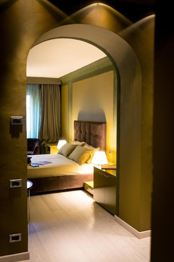 Castello Degli Angeli Otel Carobbio degli Angeli Dış mekan fotoğraf