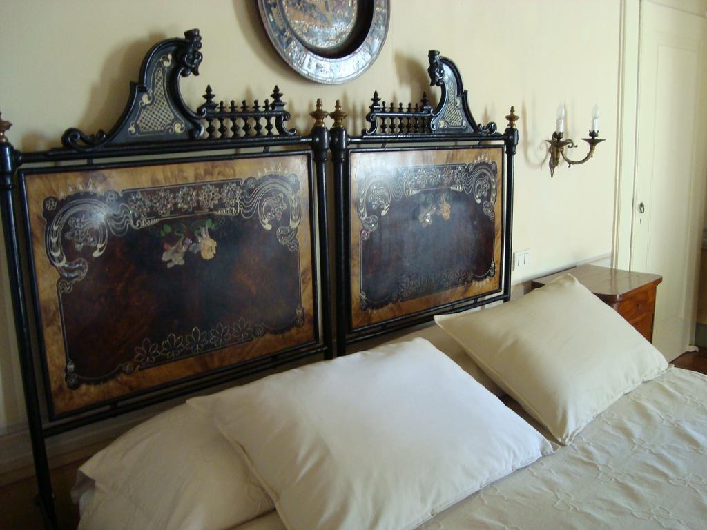 Castello Degli Angeli Otel Carobbio degli Angeli Oda fotoğraf