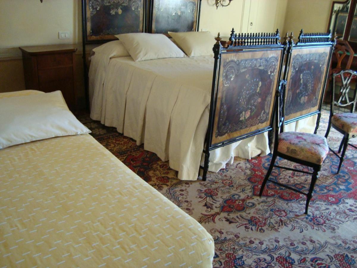 Castello Degli Angeli Otel Carobbio degli Angeli Oda fotoğraf